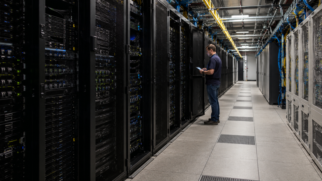 Hybrid Cloud Infrastructure: Best Practices for Better Control, Security, and Cost Management